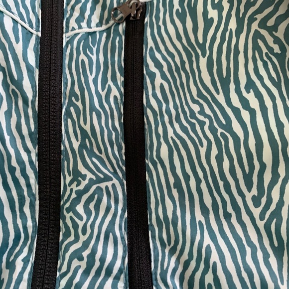 Nike jacket S unusual style! Love the bungee - Picture 5 of 6